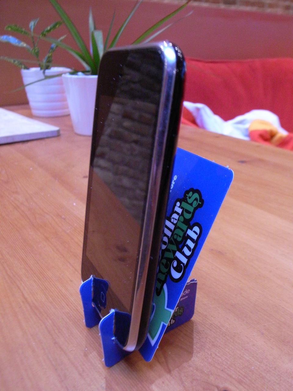 iphonestand15.jpg