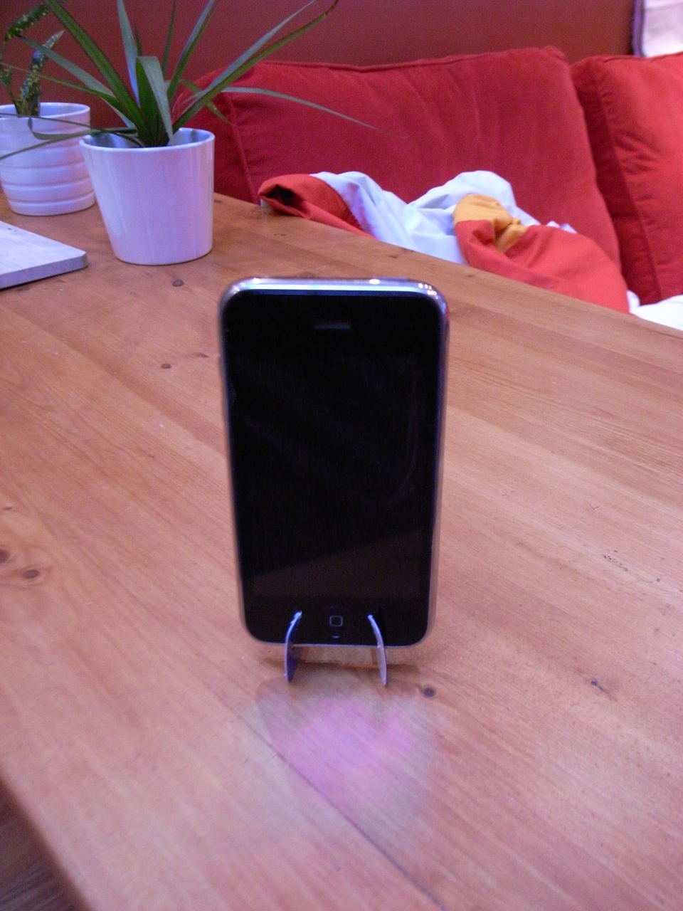 iphonestand17.jpg