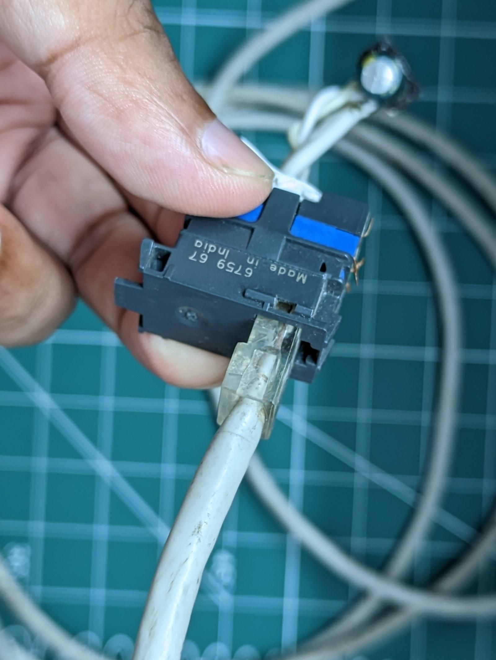 keystone-jack-rj45-connected.jpg