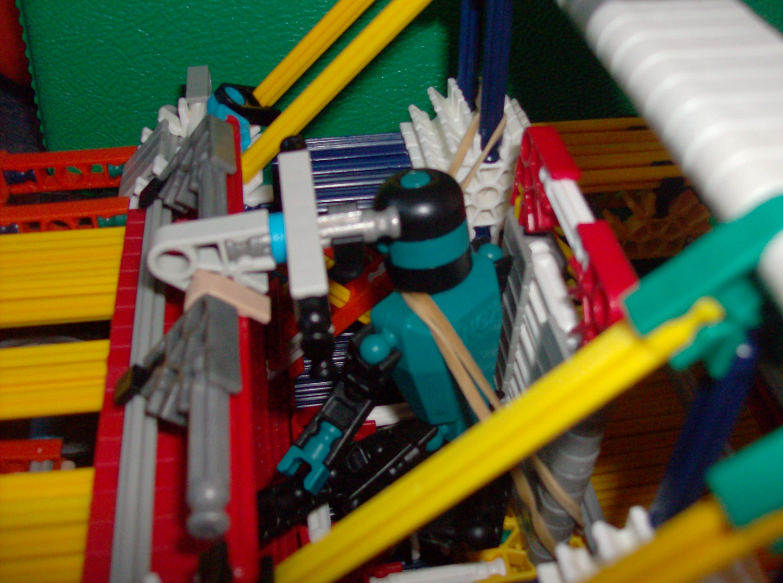 knex car crash (8).JPG