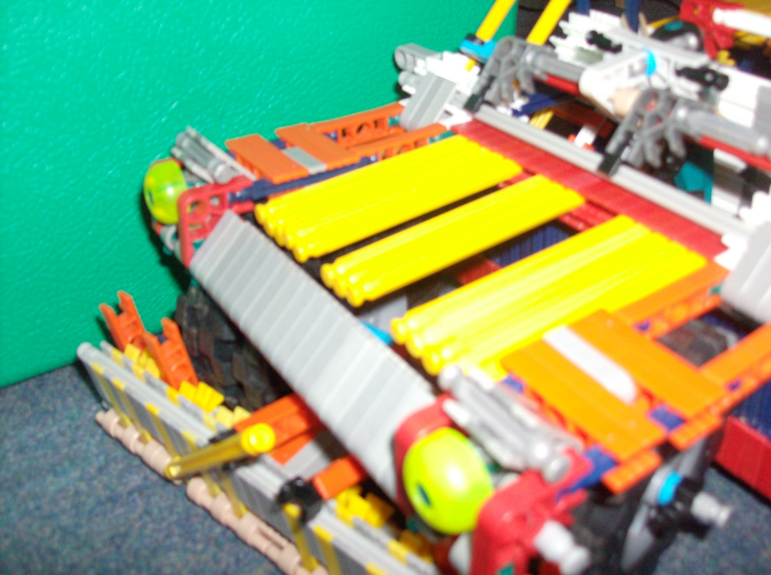 knex car crash (9).JPG