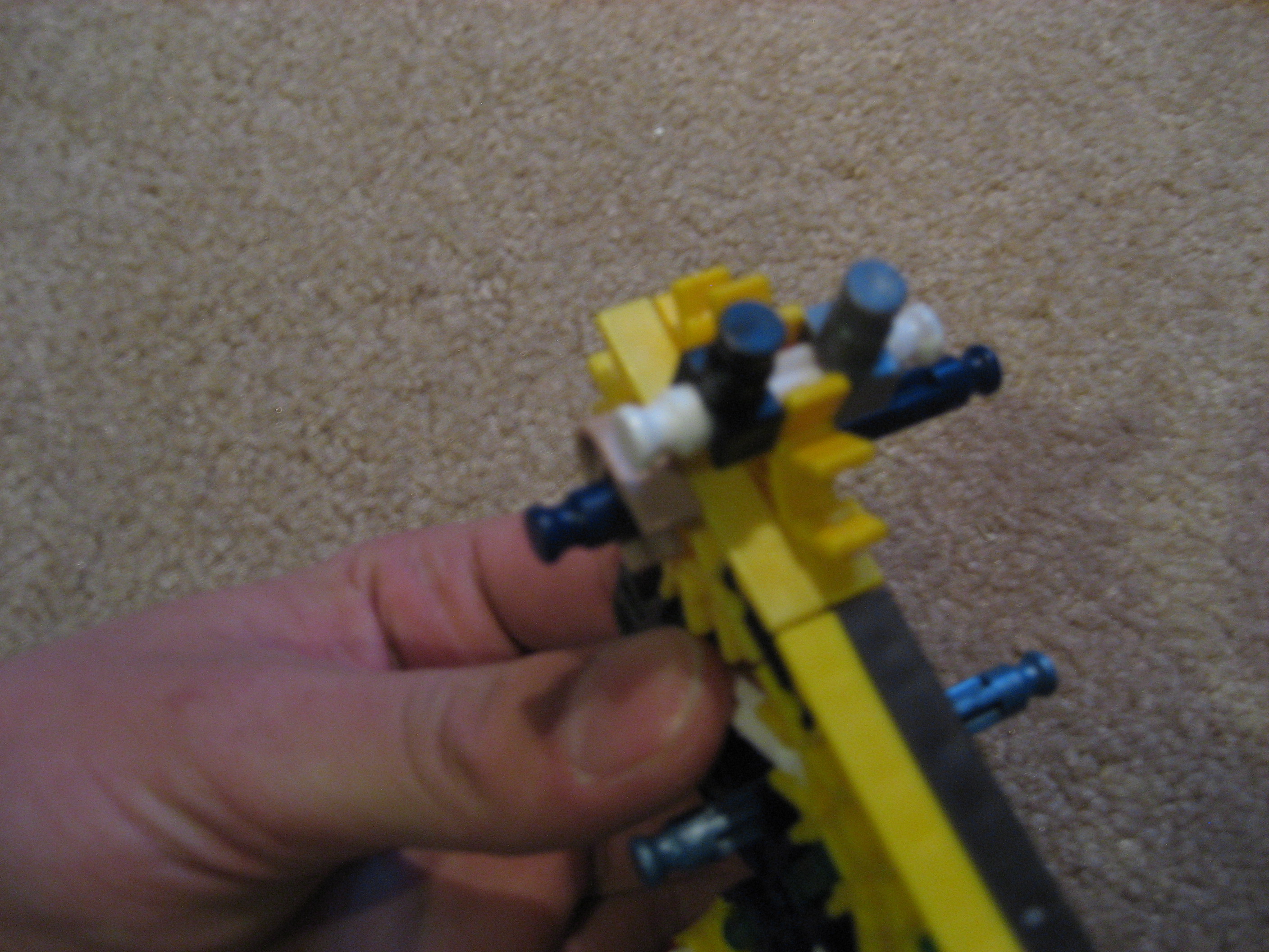 knex top loading rifle part 2 007.jpg