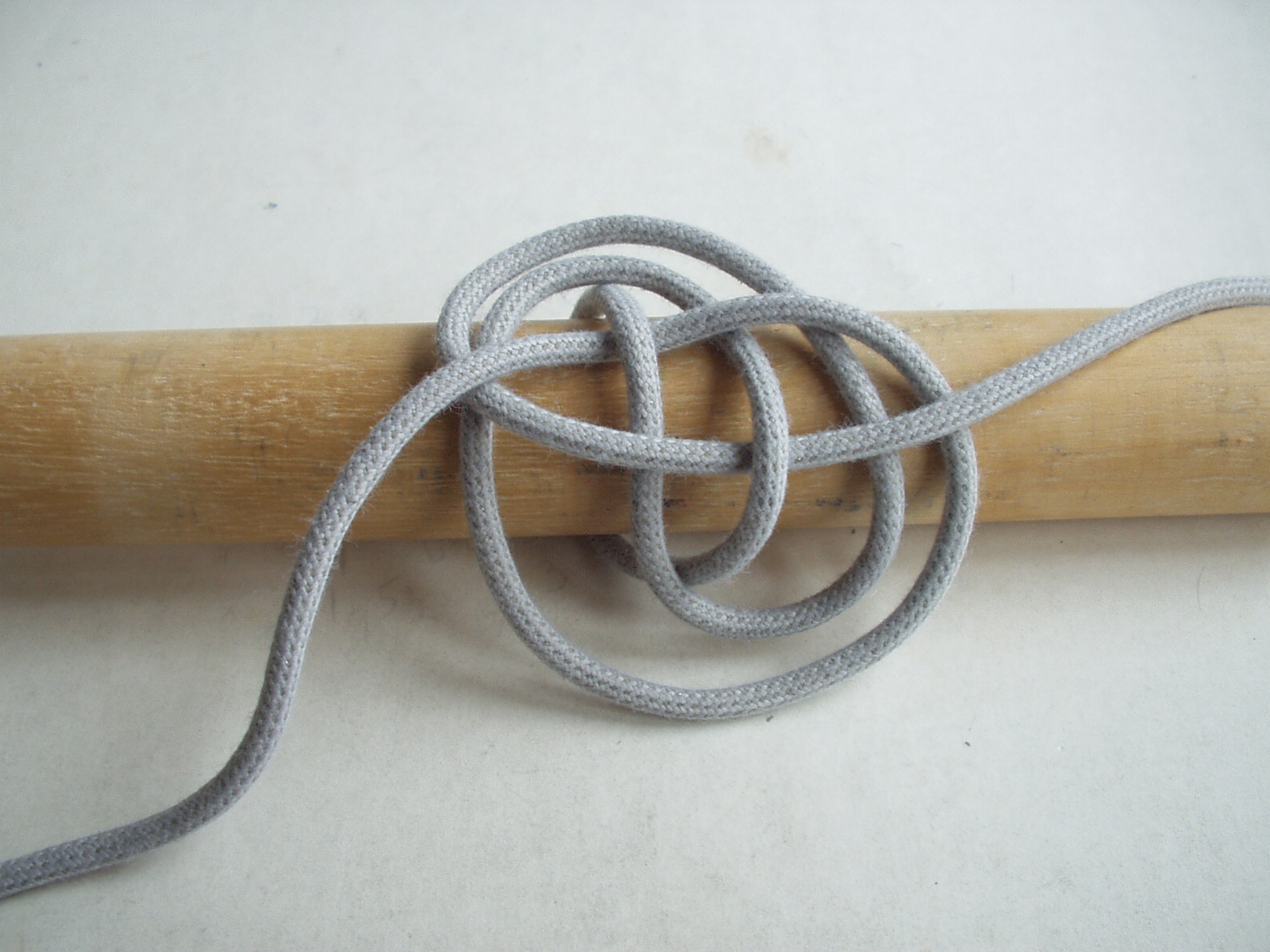 lanyard knot tutorial 003.JPG