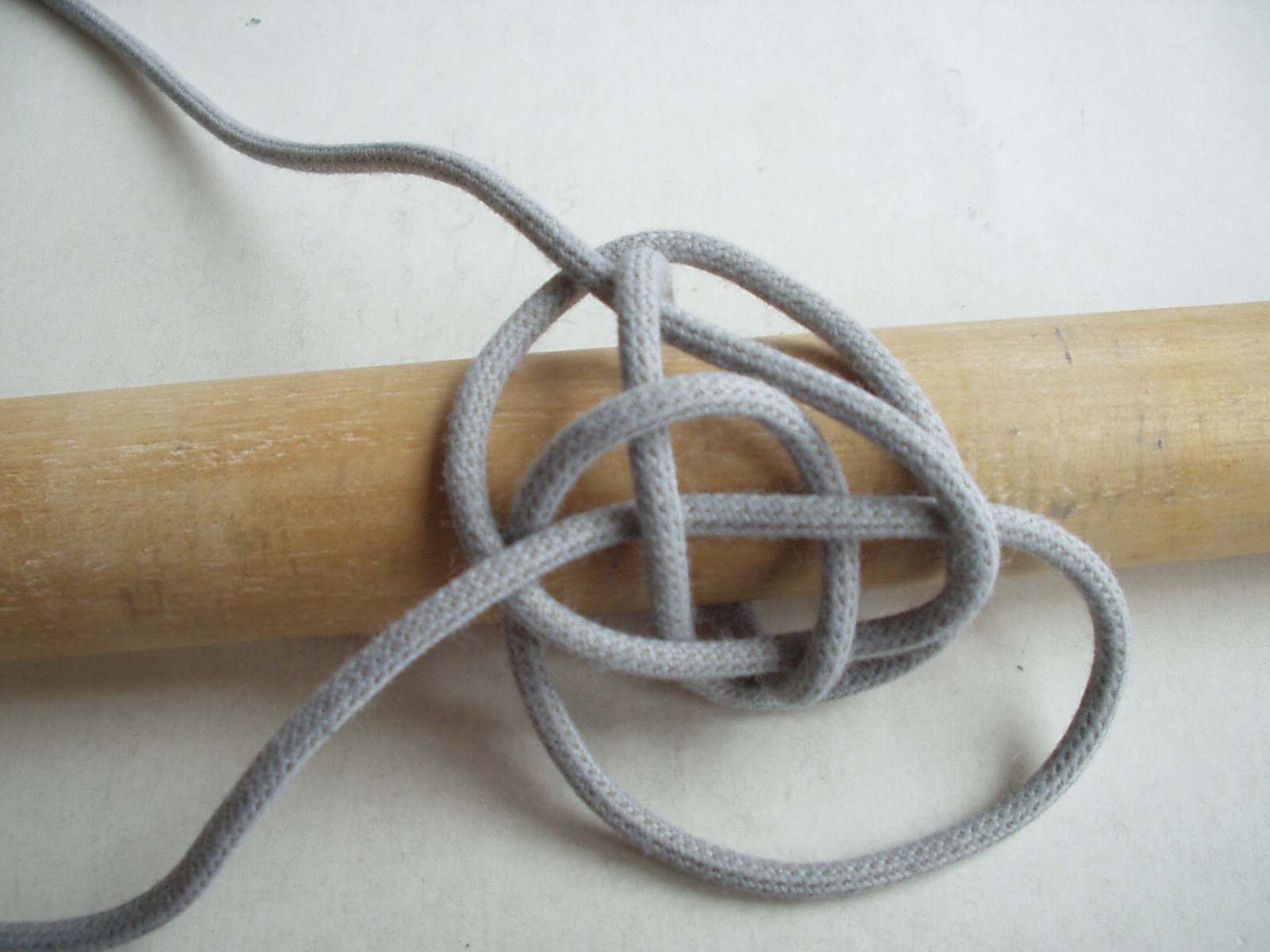 lanyard knot tutorial 004.JPG