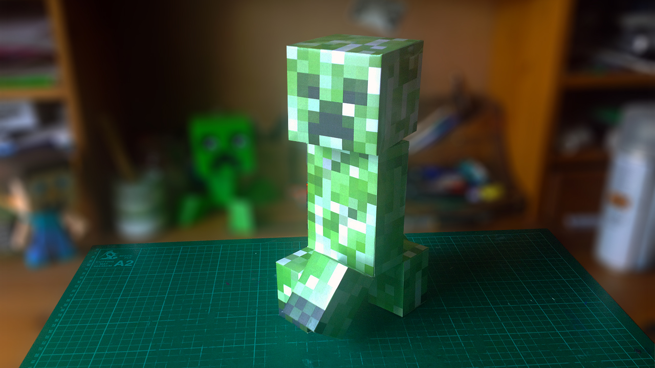 large-papercraft-creeper.jpg