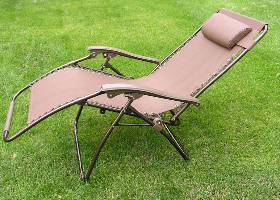 lawn chair.JPG