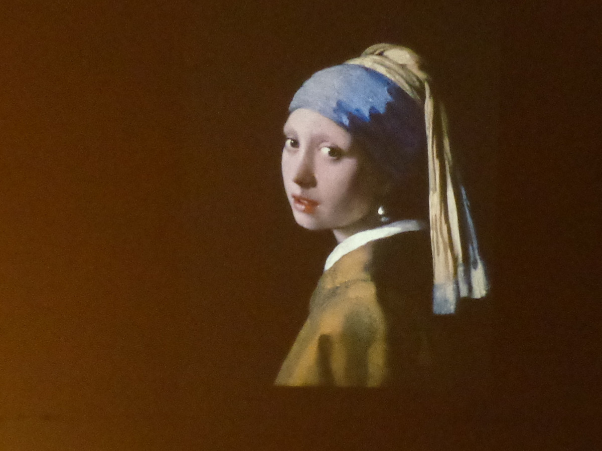 low-energy-slide-projector-girl-with-pearl-earring-cc-by-openproducts-2018-lowres2.jpg
