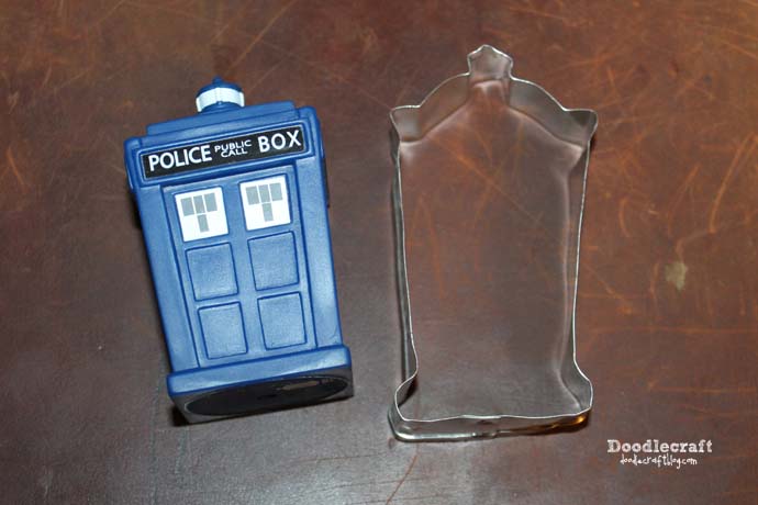 make your own diy tardis doctor who cookie cutter sci-fi geekery sugar cookies (4).JPG