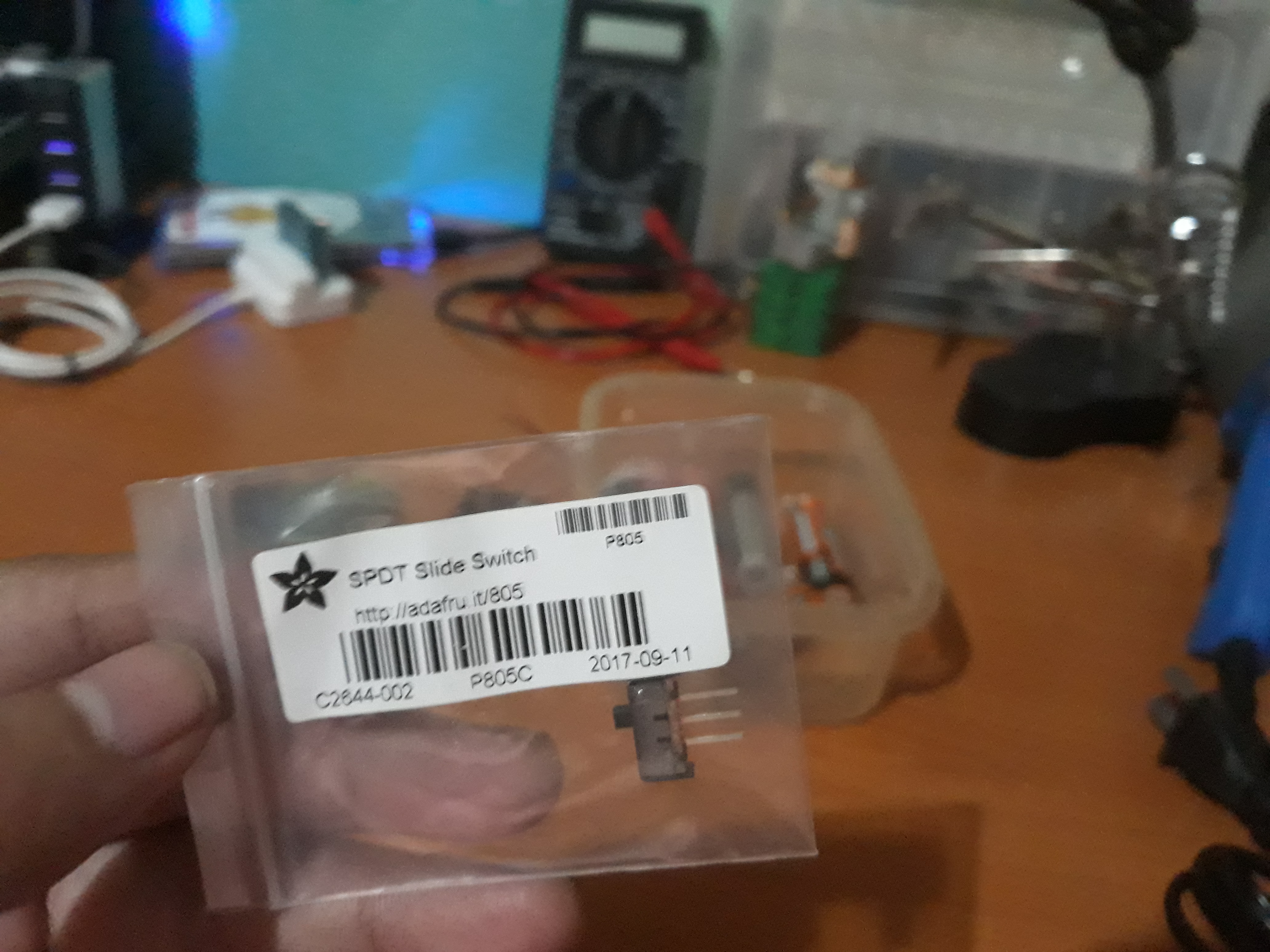 make_a_portable_charger_with_old_batteries_step_01_image_04.jpg