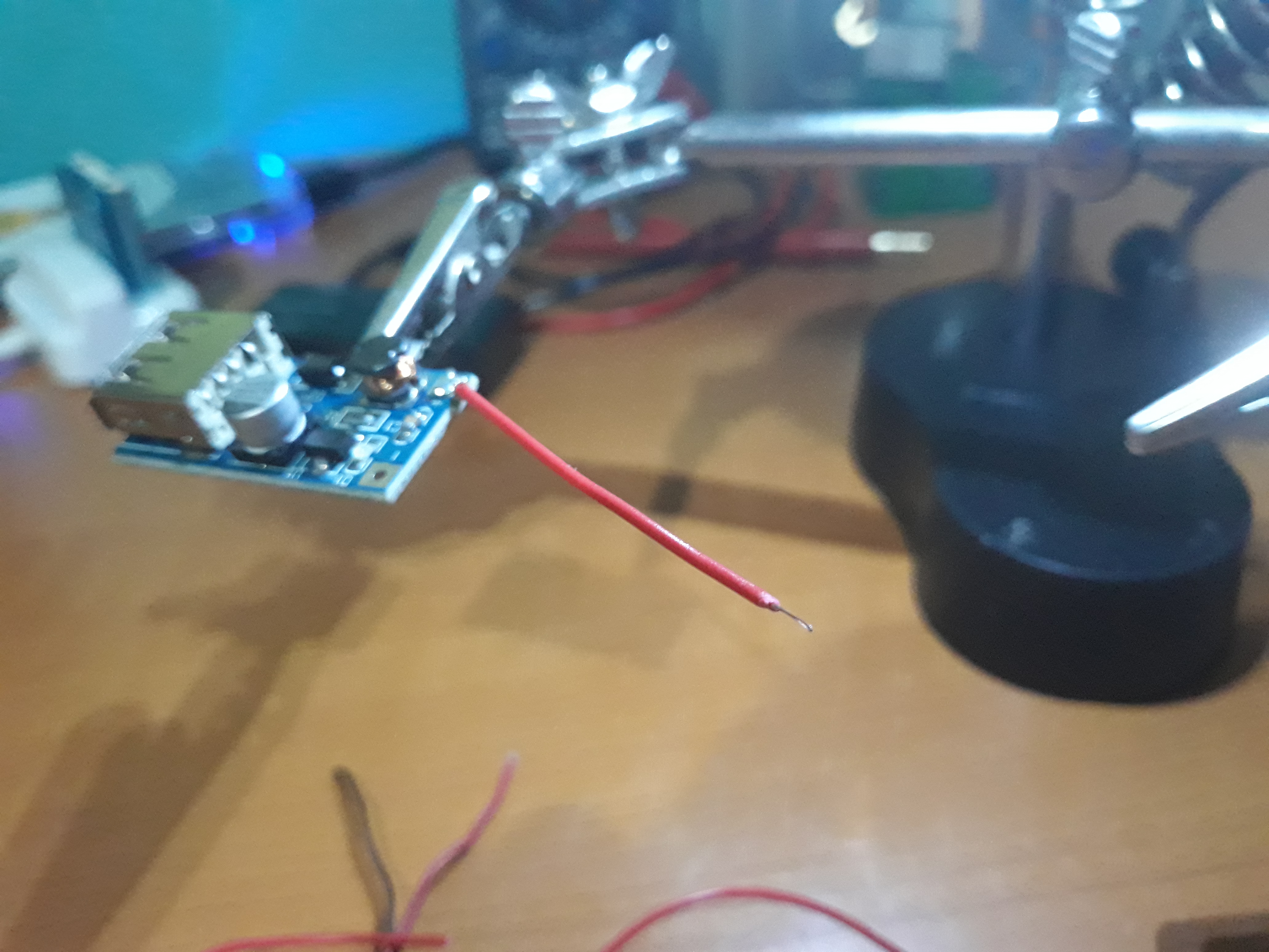 make_a_portable_charger_with_old_batteries_step_02_image_05.jpg