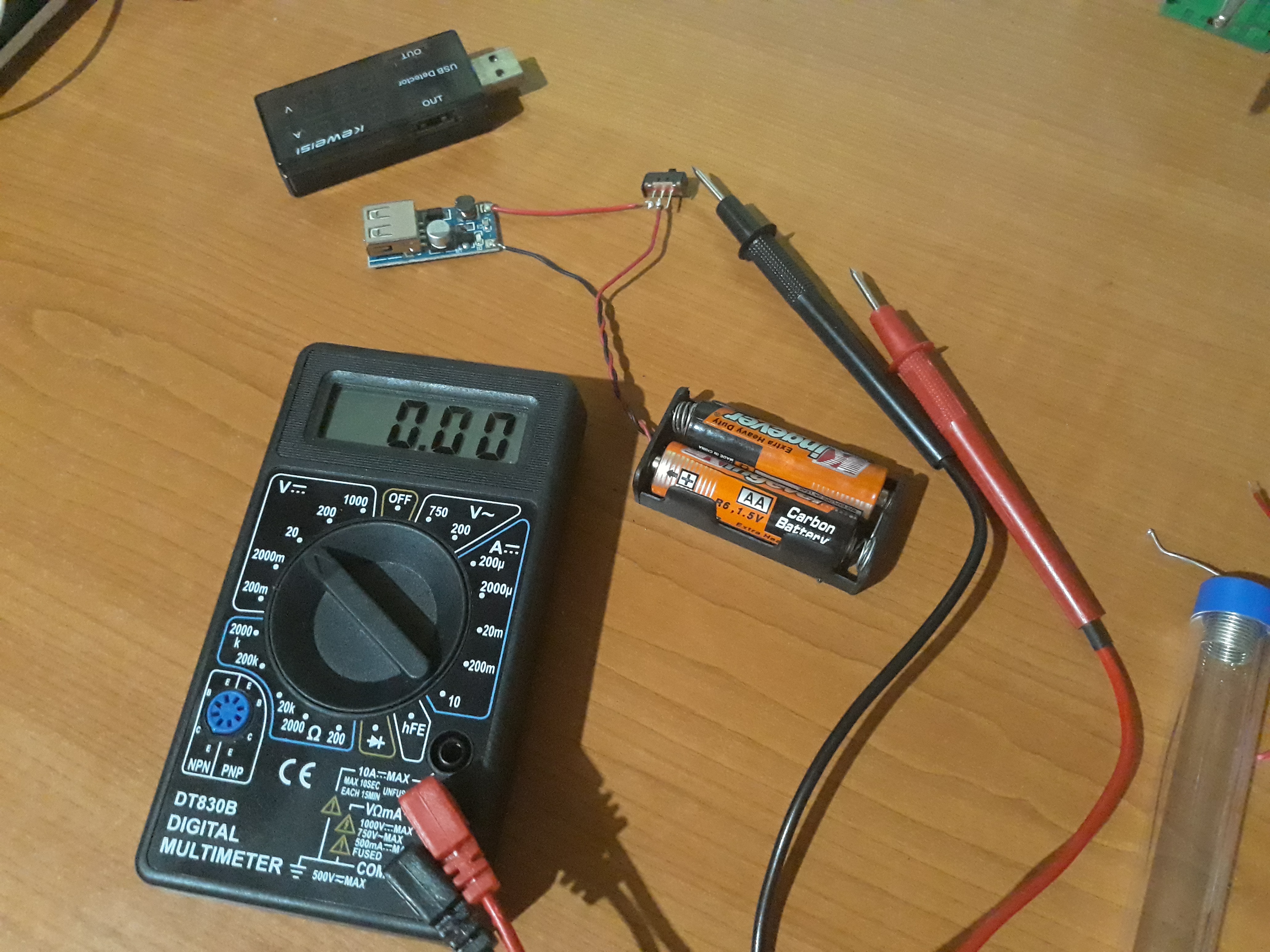 make_a_portable_charger_with_old_batteries_step_03_image_01.jpg