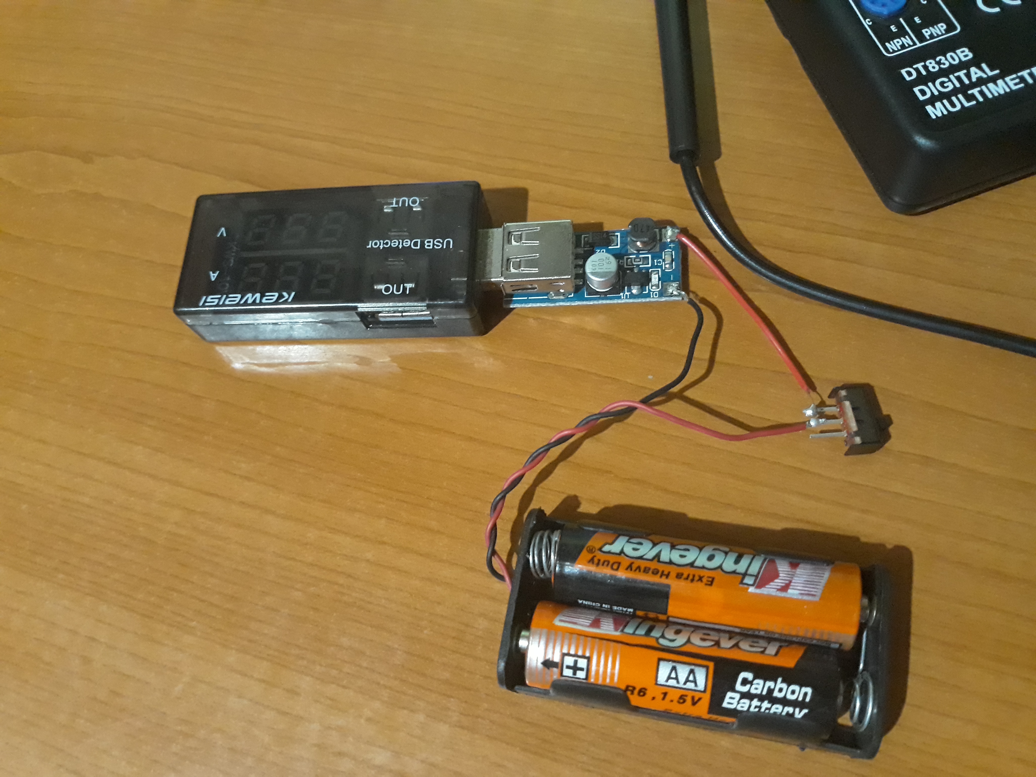 make_a_portable_charger_with_old_batteries_step_03_image_04.jpg