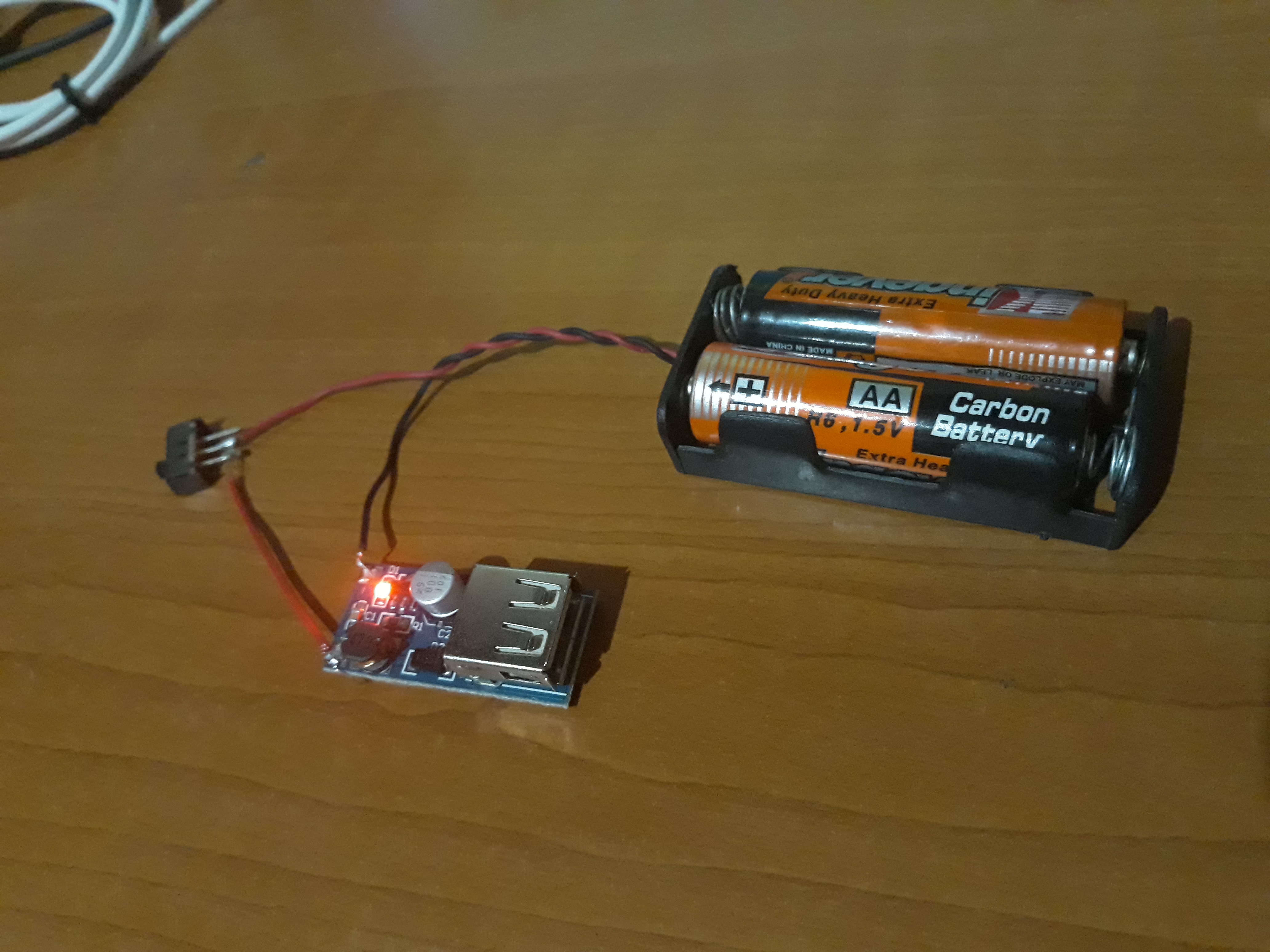 make_a_portable_charger_with_old_batteries_step_03_image_08.jpg
