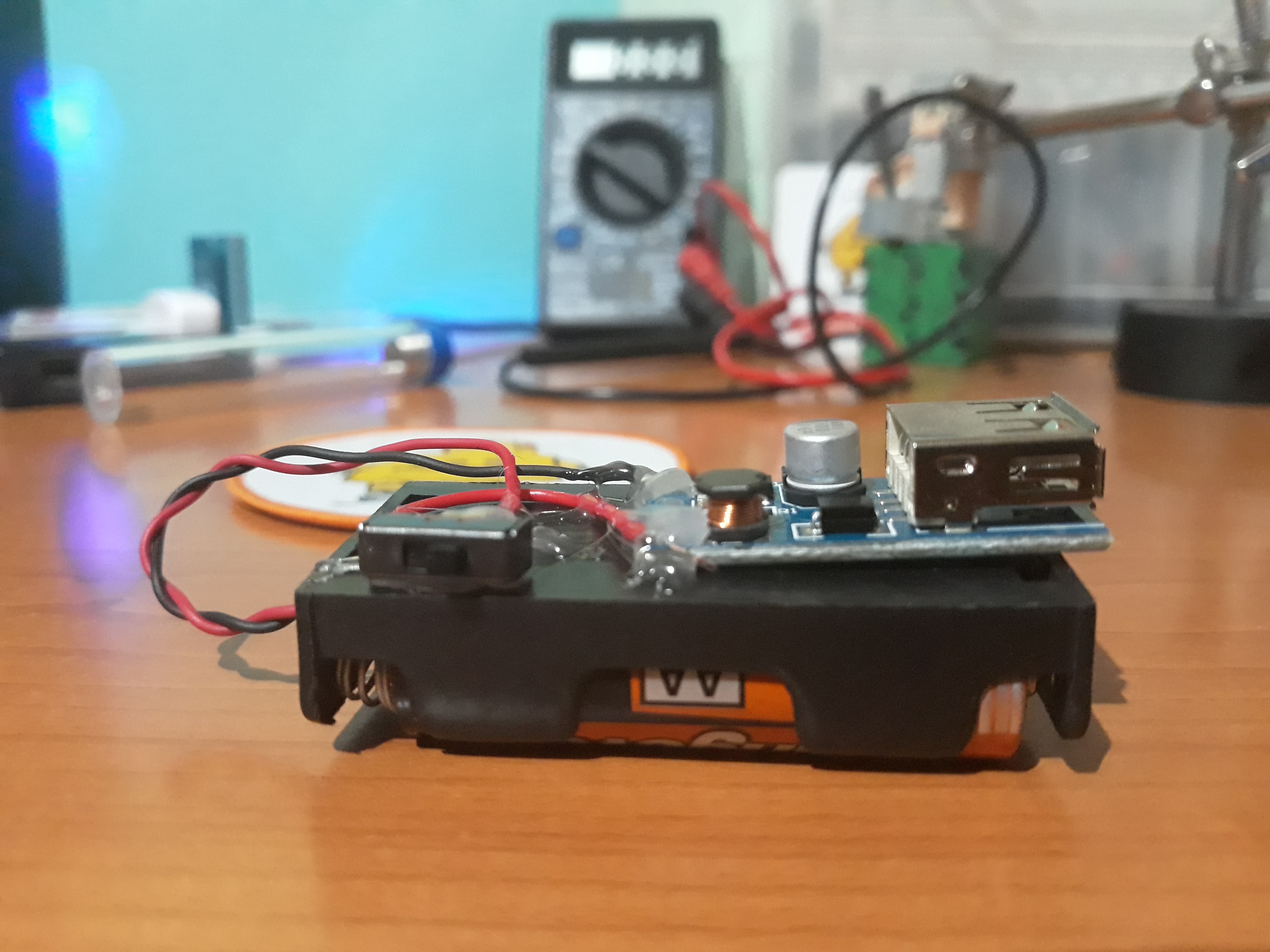 make_a_portable_charger_with_old_batteries_step_05_image_02.jpg