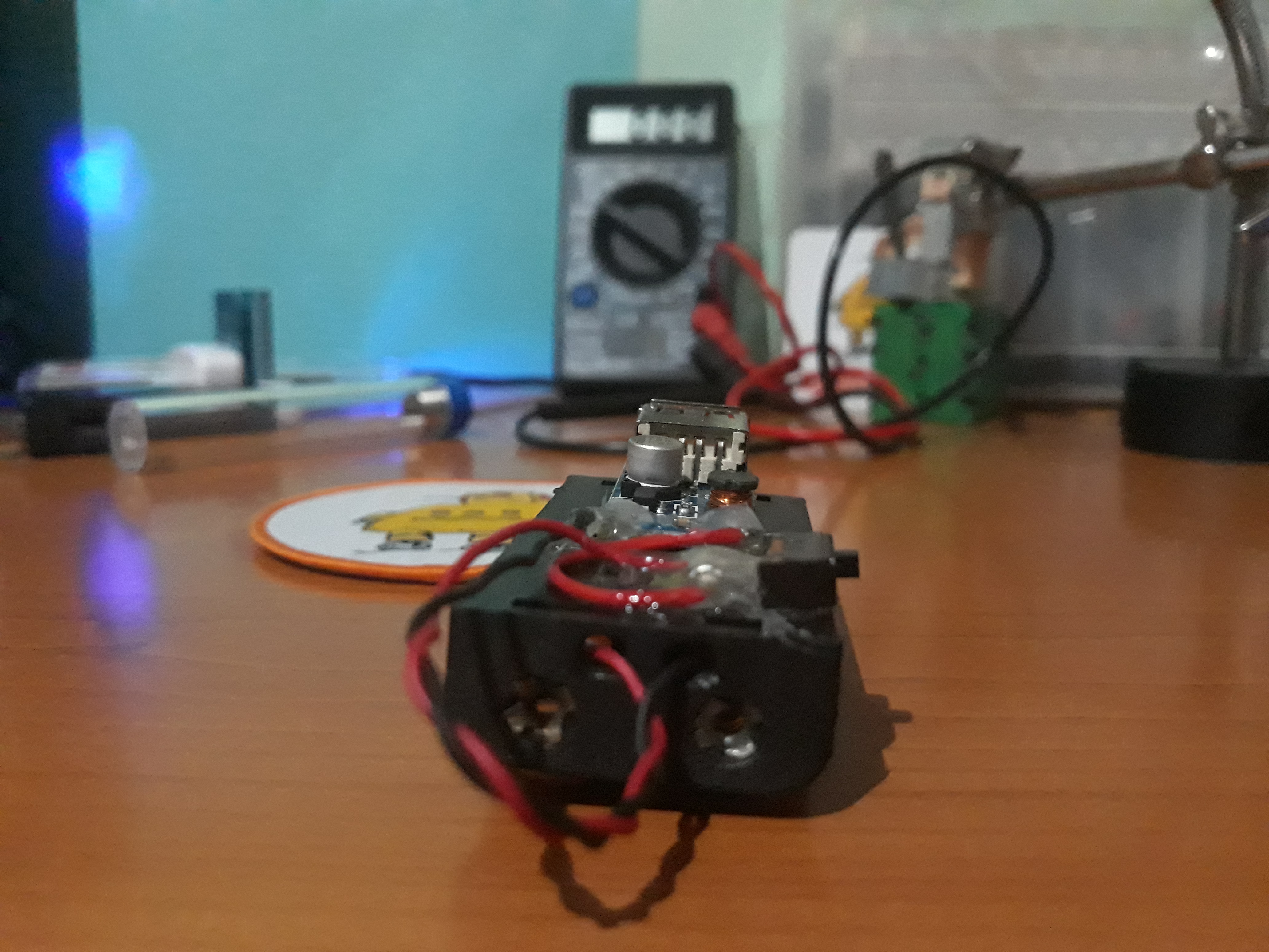 make_a_portable_charger_with_old_batteries_step_05_image_06.jpg