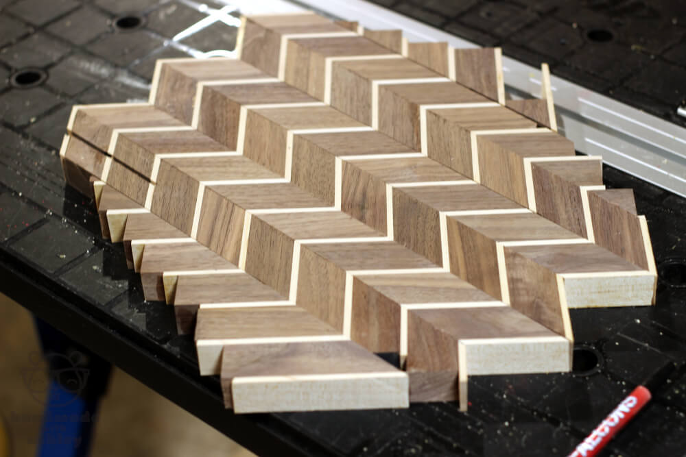 make_chevron_pattern_cutting_board_how_to_woodworking_woodwork_diy_tutorial (4).JPG