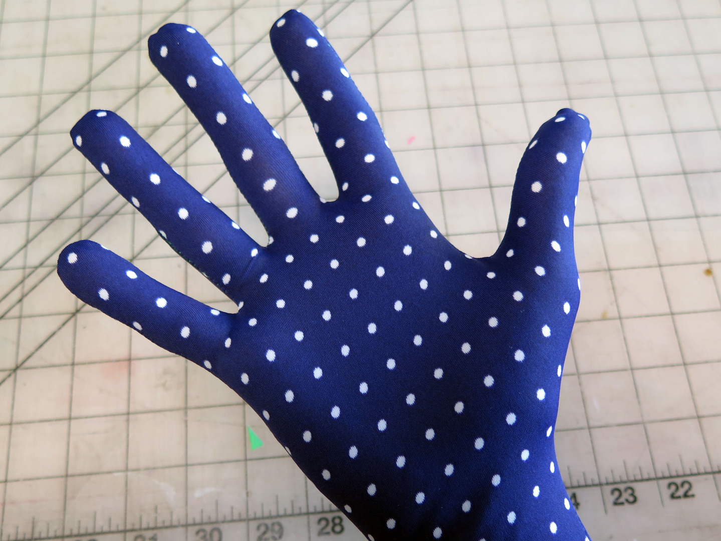 making-a-glove-for-meshing_25021975814_o.jpg