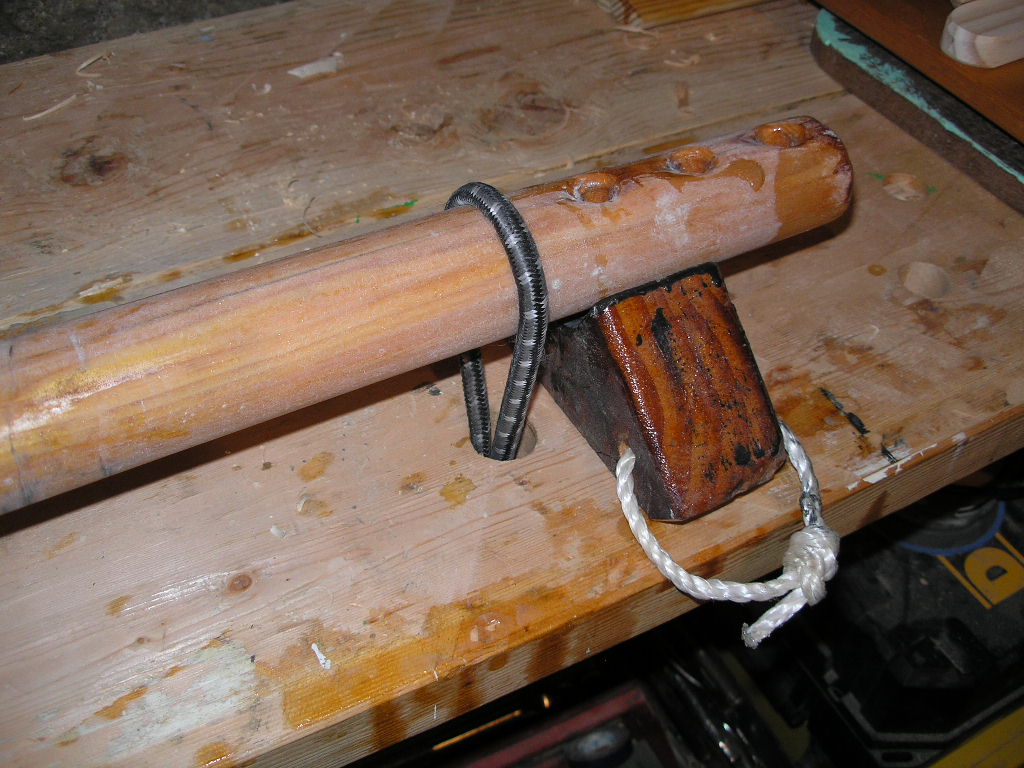 mast holder on bench.jpg