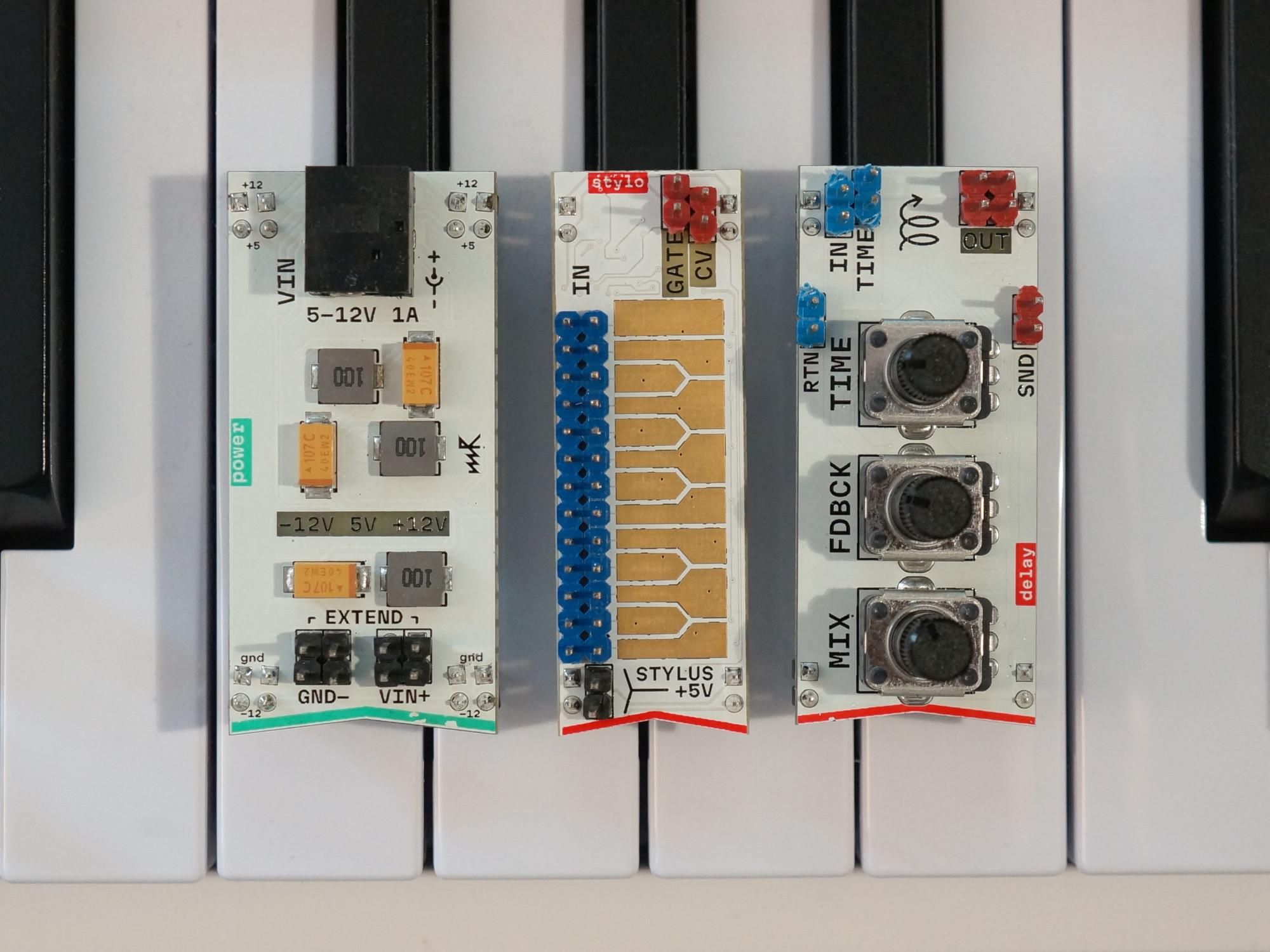 microrack-modules-powerstylodelay.jpg