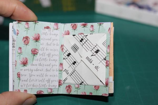 mini junk journal 27.JPG