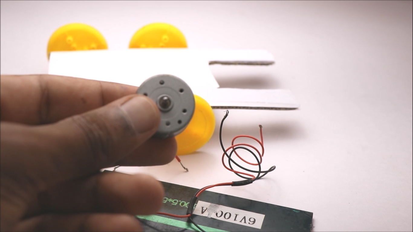 mini solar powered car (14).png