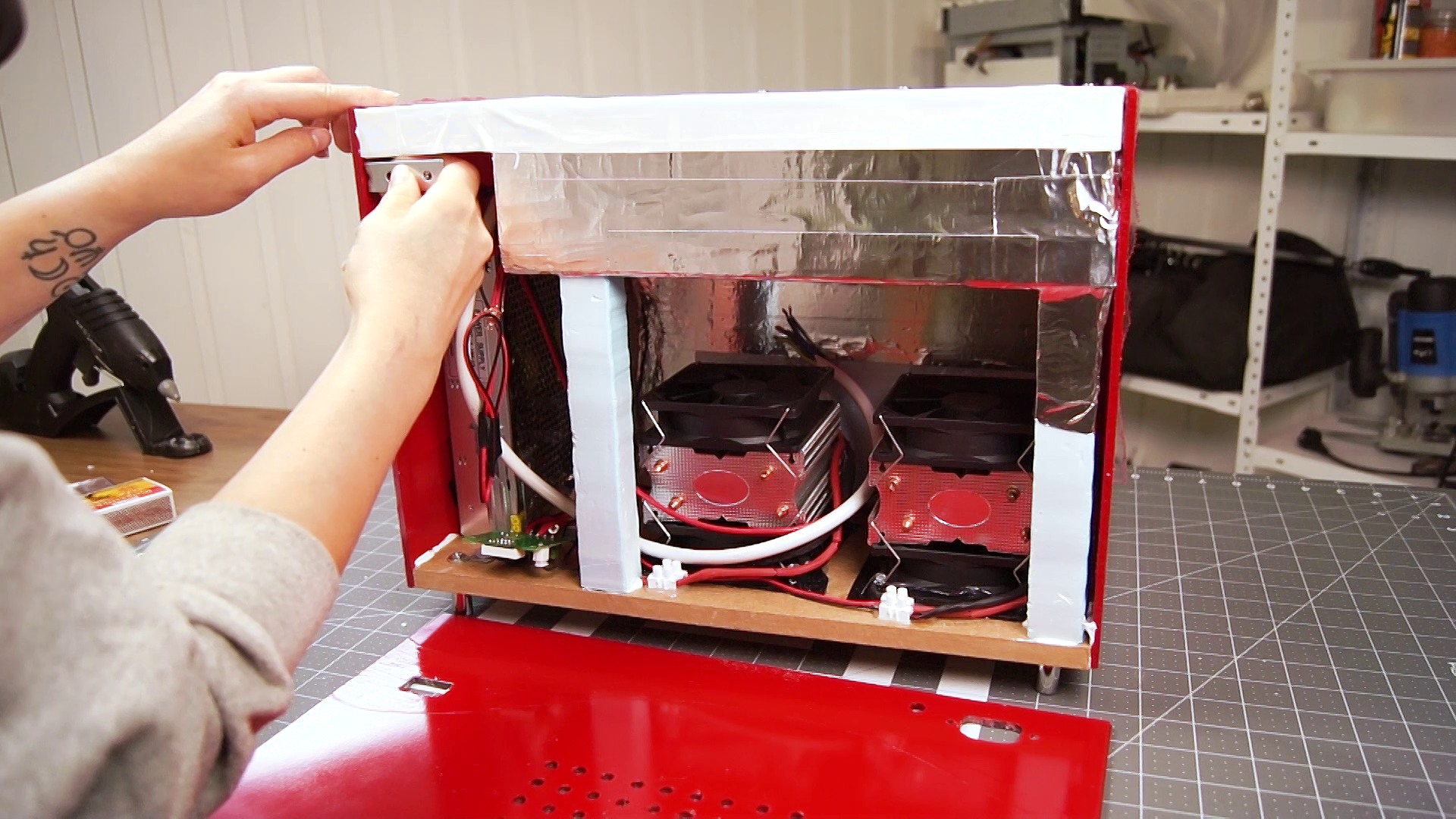 mini-fridge-desktop-camping-camper-van-workshop-electronics-2017-08-08-16h33m12s170.png