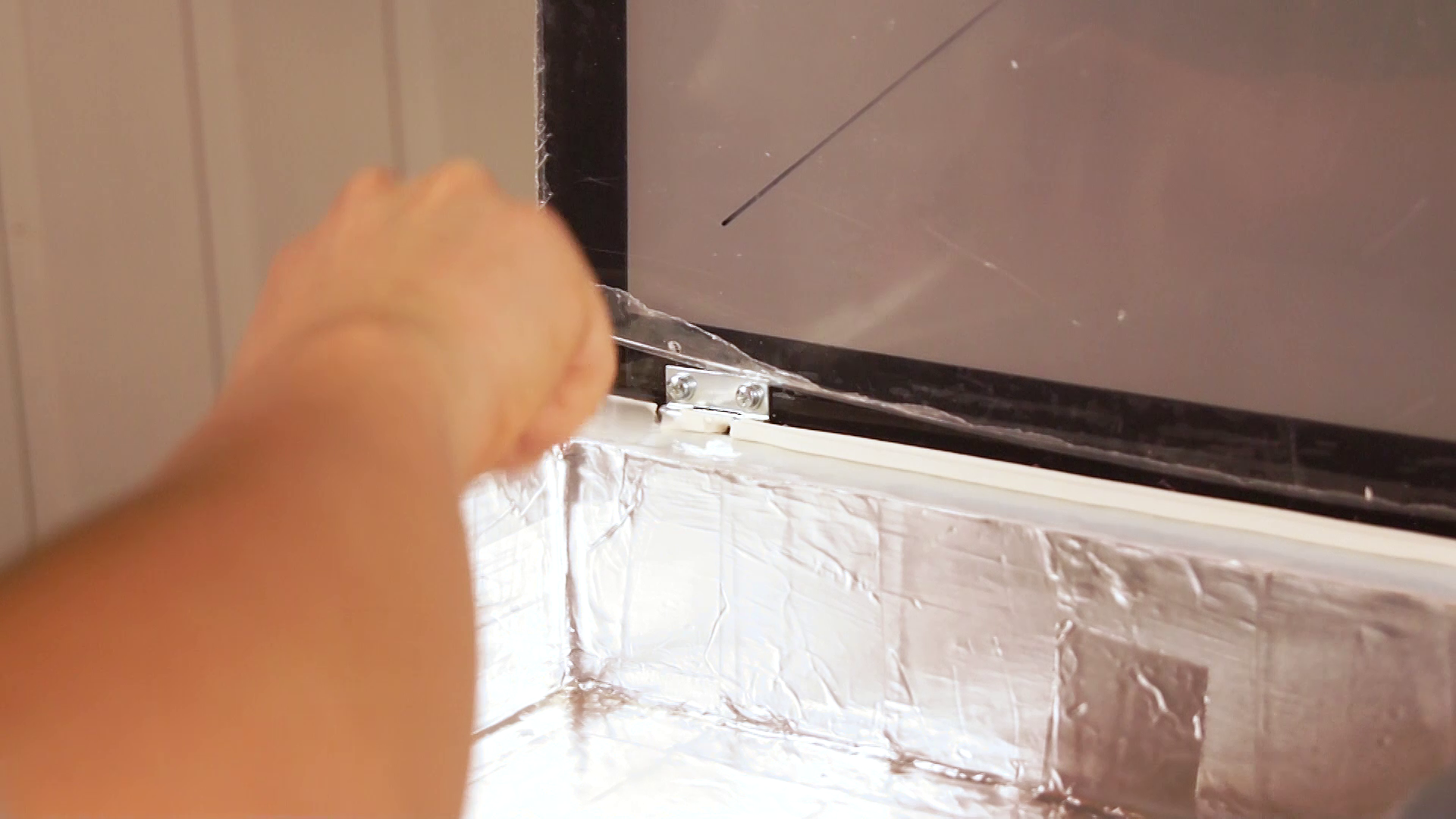 mini-fridge-desktop-camping-camper-van-workshop-electronics-2017-08-08-16h36m20s1.png