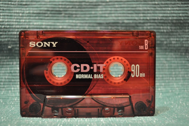 mini-sony_cd-it_90_red.jpg