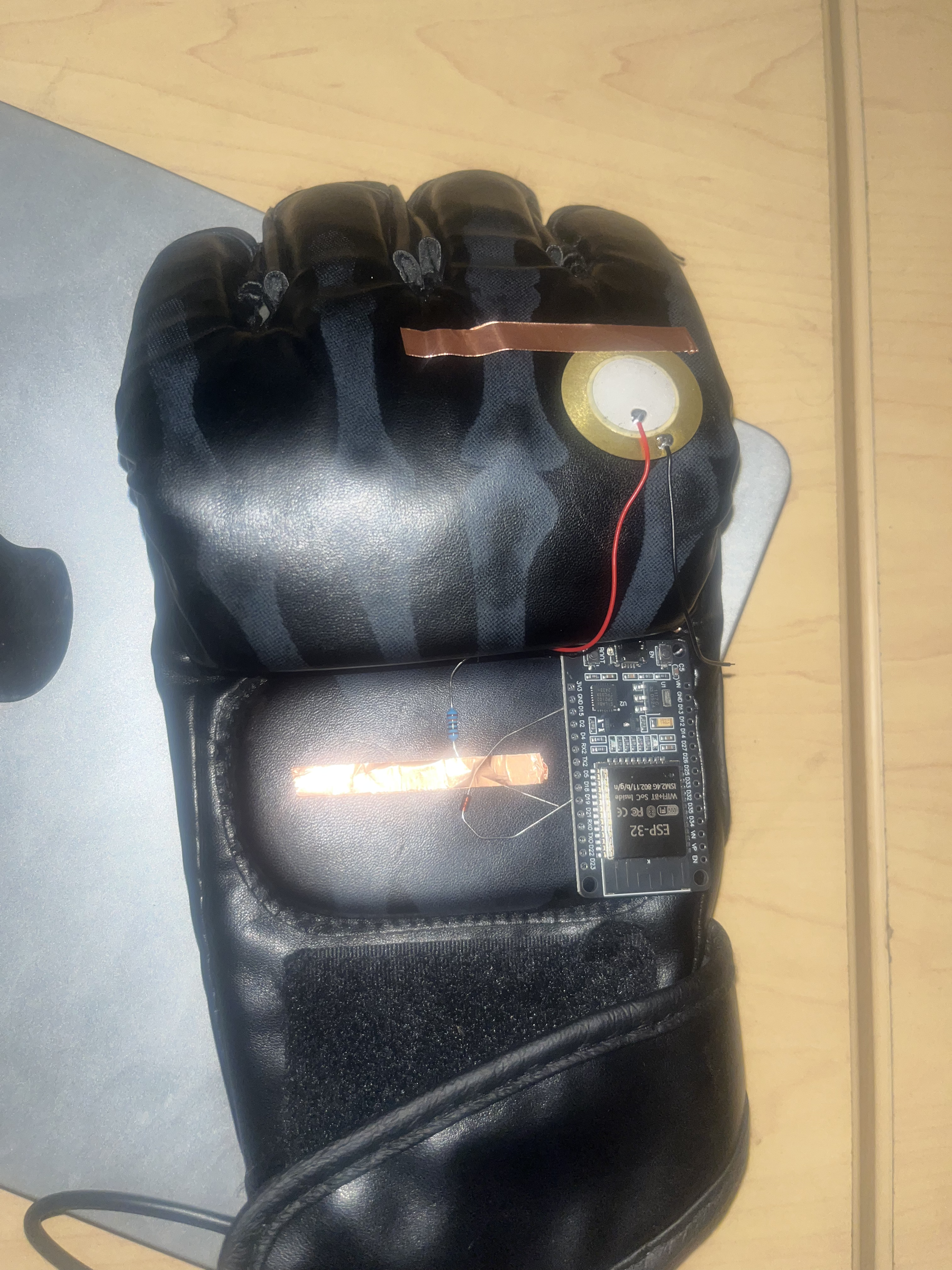 mma glove w copper.png