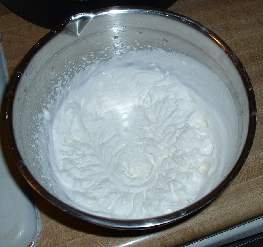 o12_potsDeCreme_whippedCream_whipped.jpg