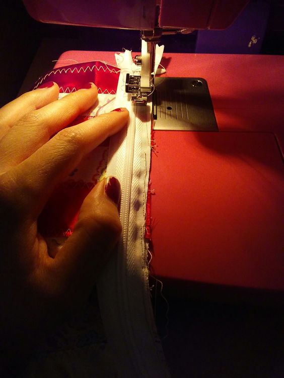 ombre ribbon makeup bag 7.jpg