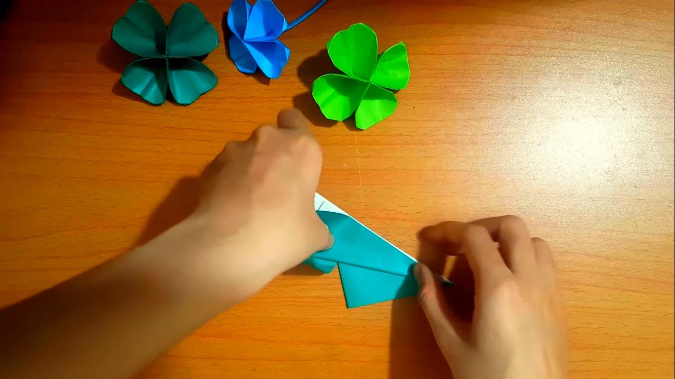 origami clover 8.jpg