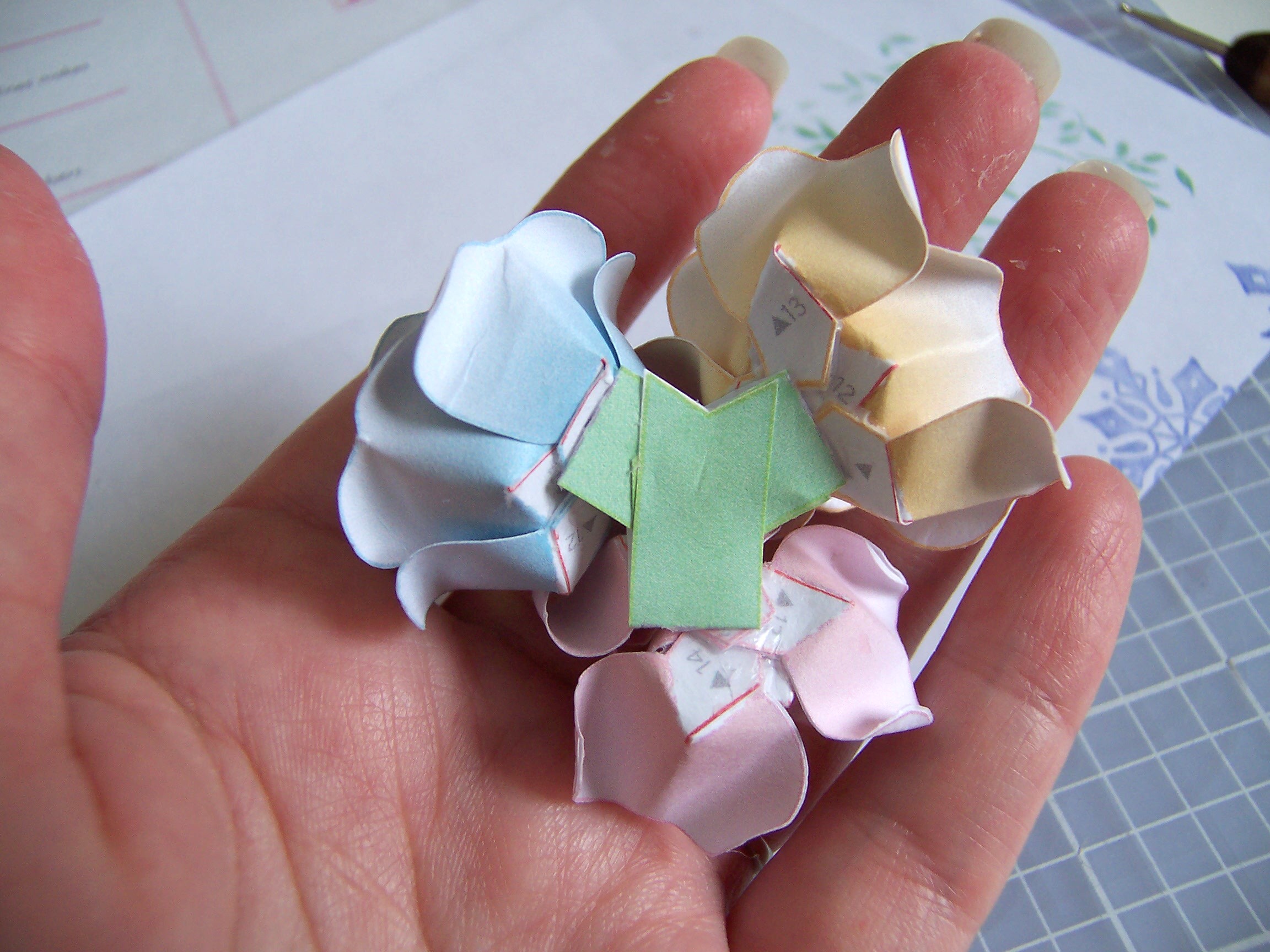 paper corsage 109.jpg