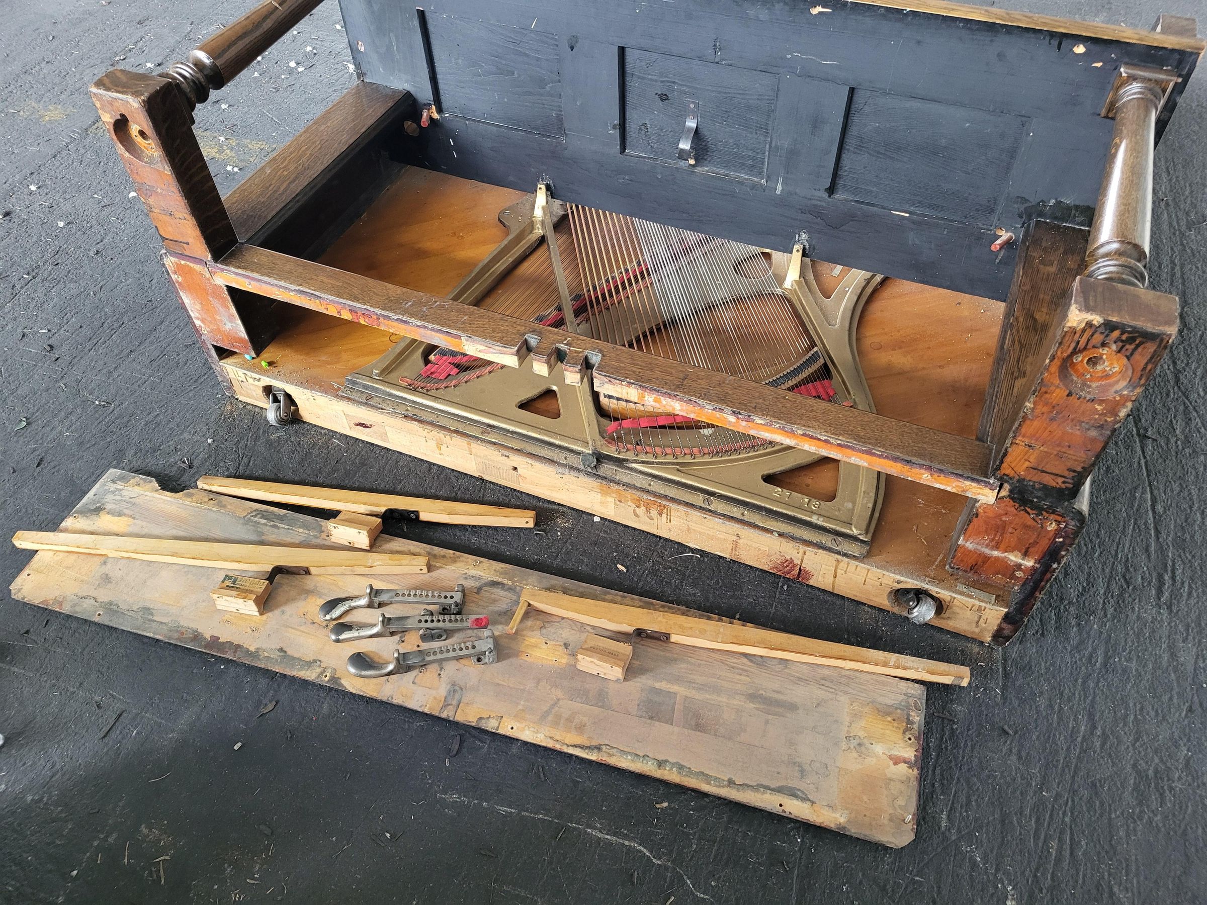piano dresser (10).jpg