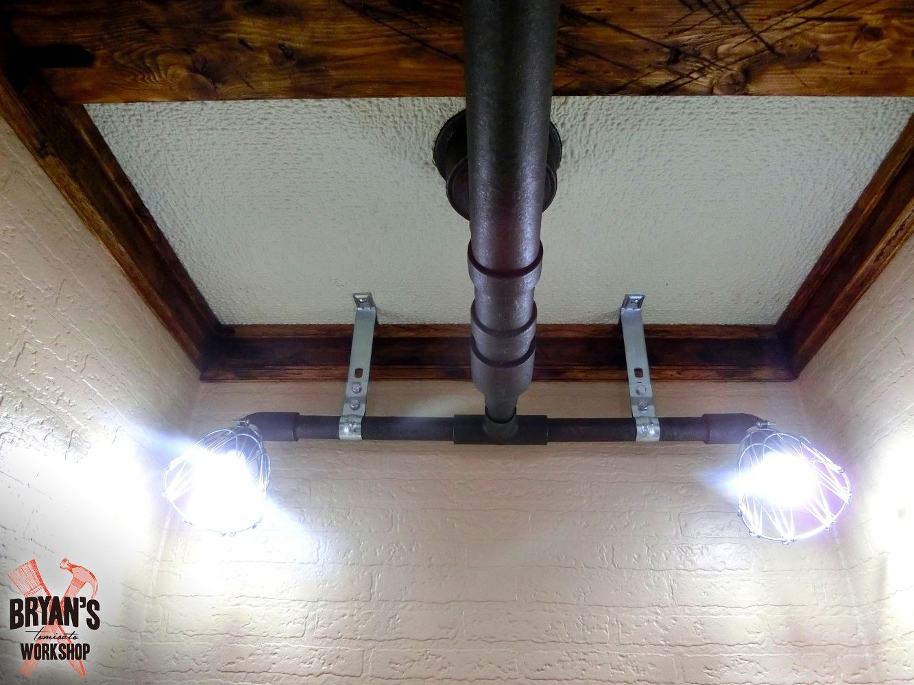 pipe-lights-on-the-ceiling--lighting-small-bathroom-ideas-wall-decor (4).jpg
