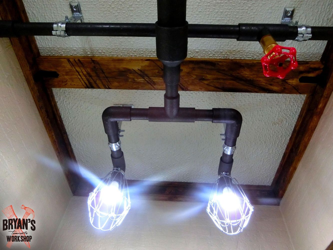 pipe-lights-on-the-ceiling--lighting-small-bathroom-ideas-wall-decor (5).jpg