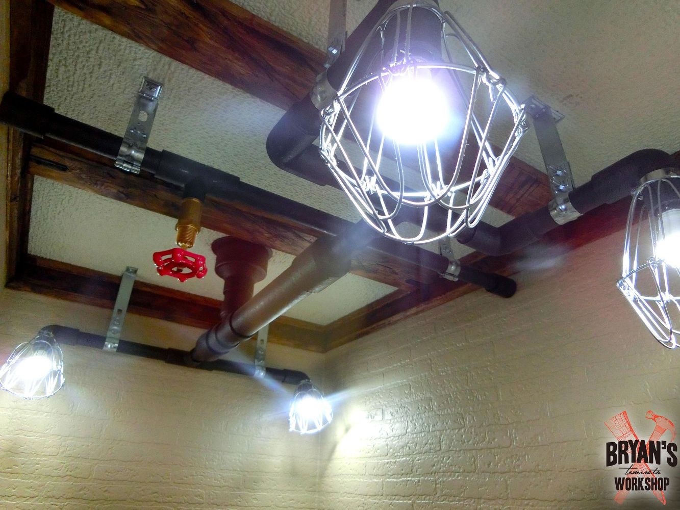 pipe-lights-on-the-ceiling--lighting-small-bathroom-ideas-wall-decor.jpg