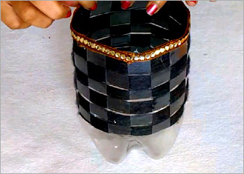 plastic-bottle-basket-recycled-crafts-stylenrich.jpg