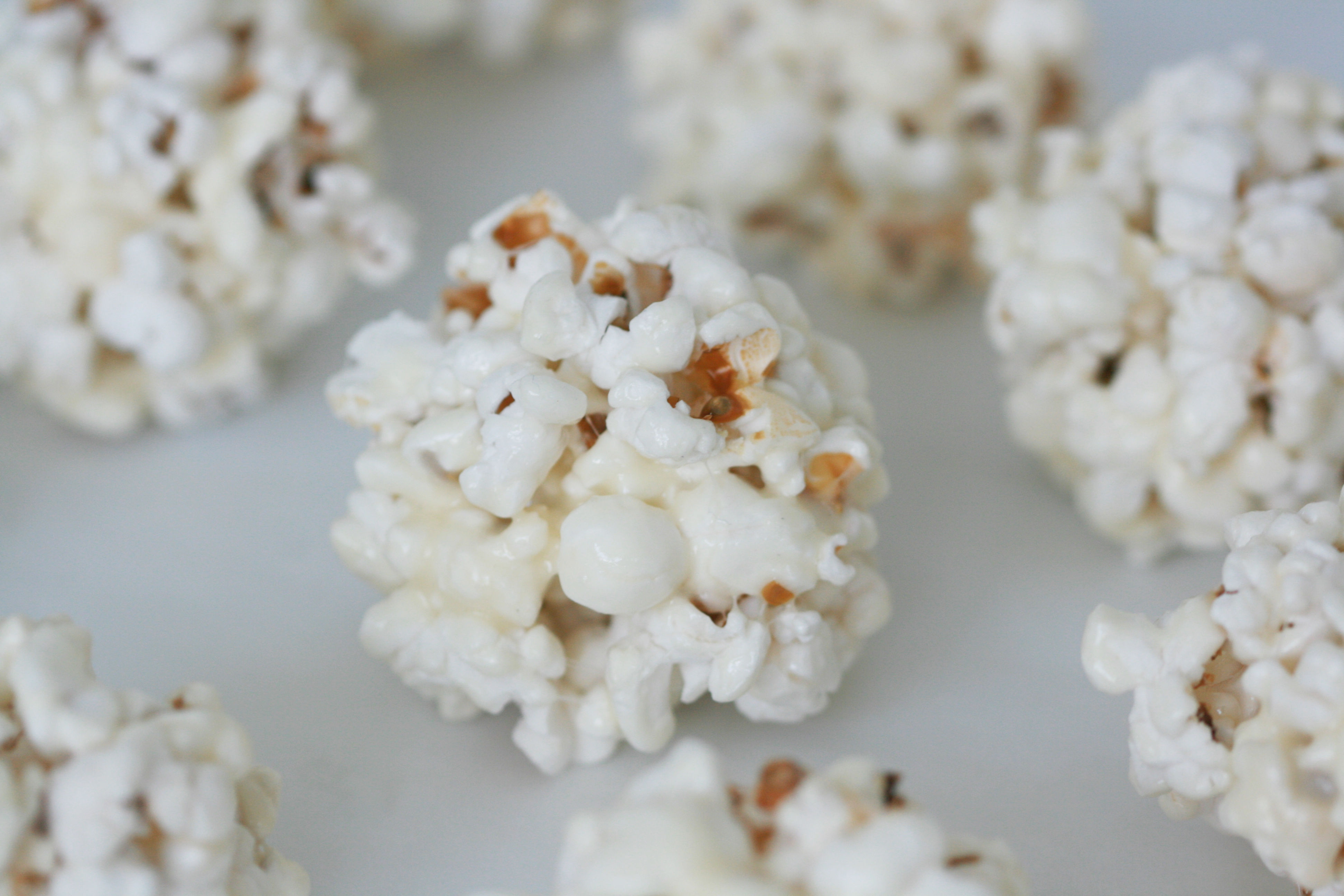 popcornballs3.jpg