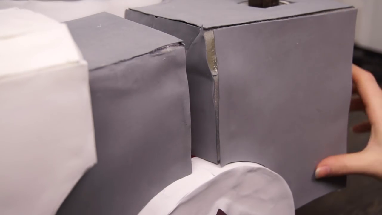 portal-companion-cube-led-light-box-storage-hidden-compartment-2017-02-11-12h52m55s9.png