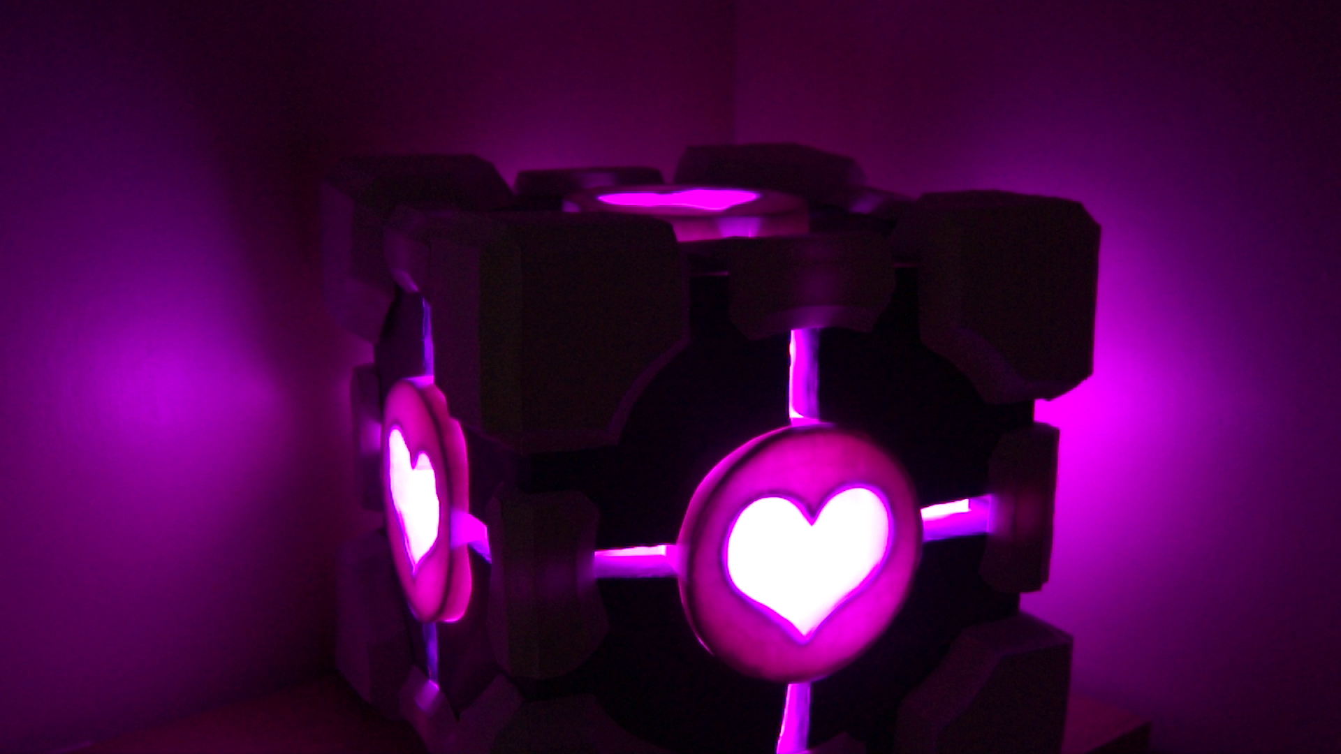 portal-companion-cube-led-light-box-storage-hidden-compartment-2017-02-11-12h57m58s214.png