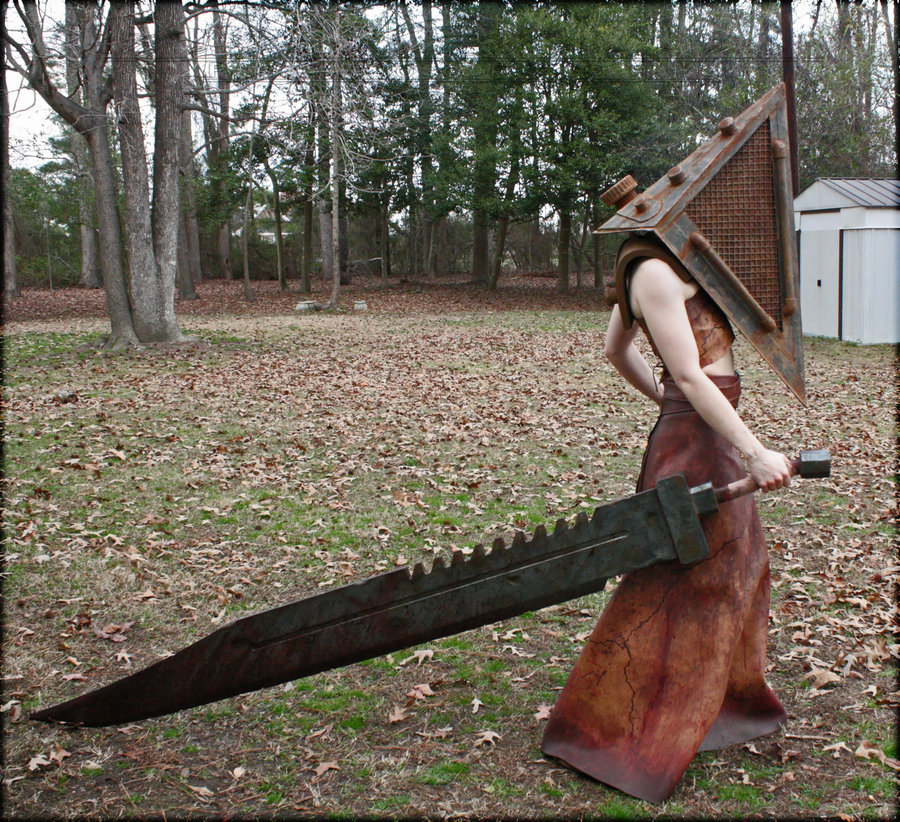 pyramid_head_full_body_complete_by_kyphoscoliosis-d5umchk.jpg