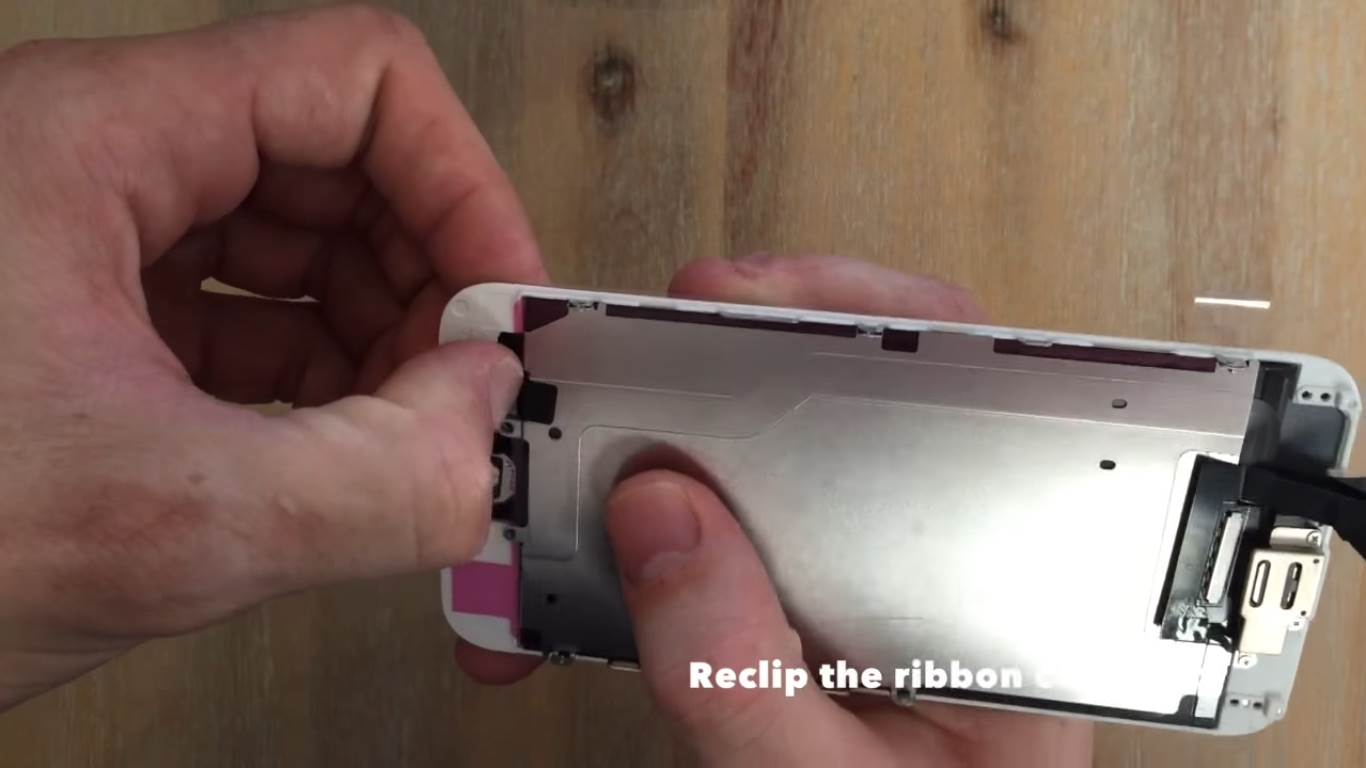 reclip the ribbon connector.jpg