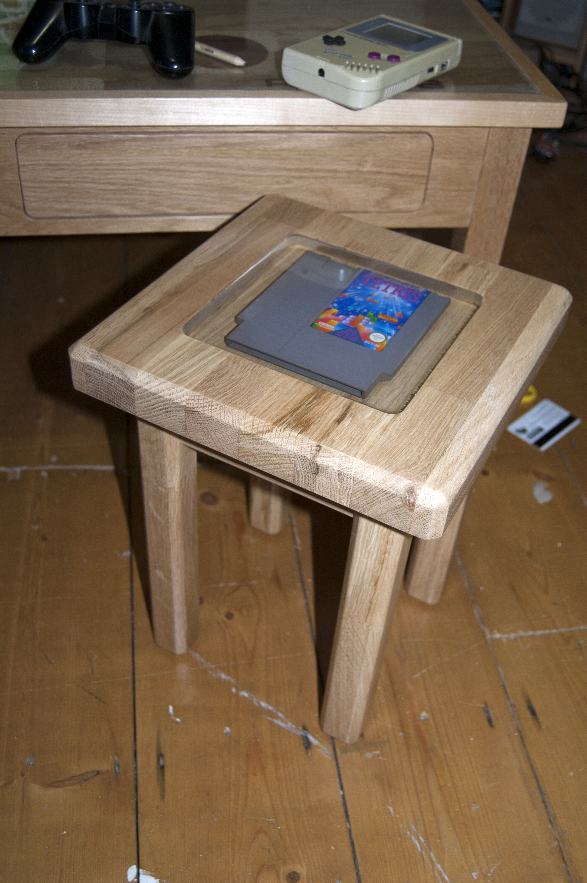 resin-table-livingroom.jpg