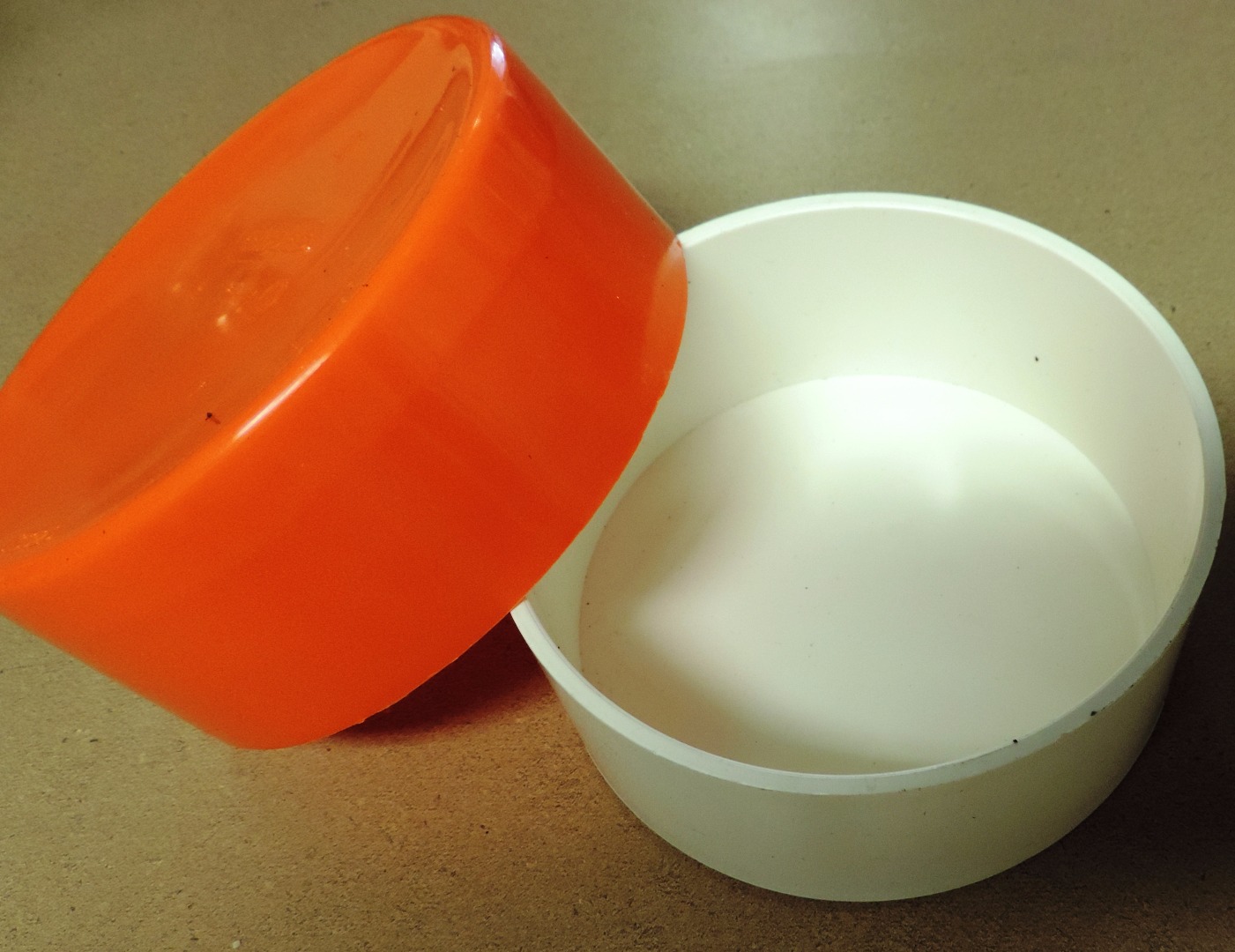 round cap orange w white open.JPG