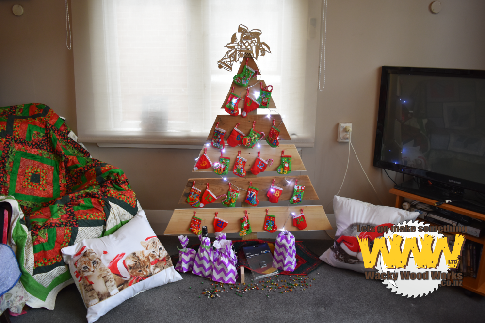 rustic_xmas_tree.png