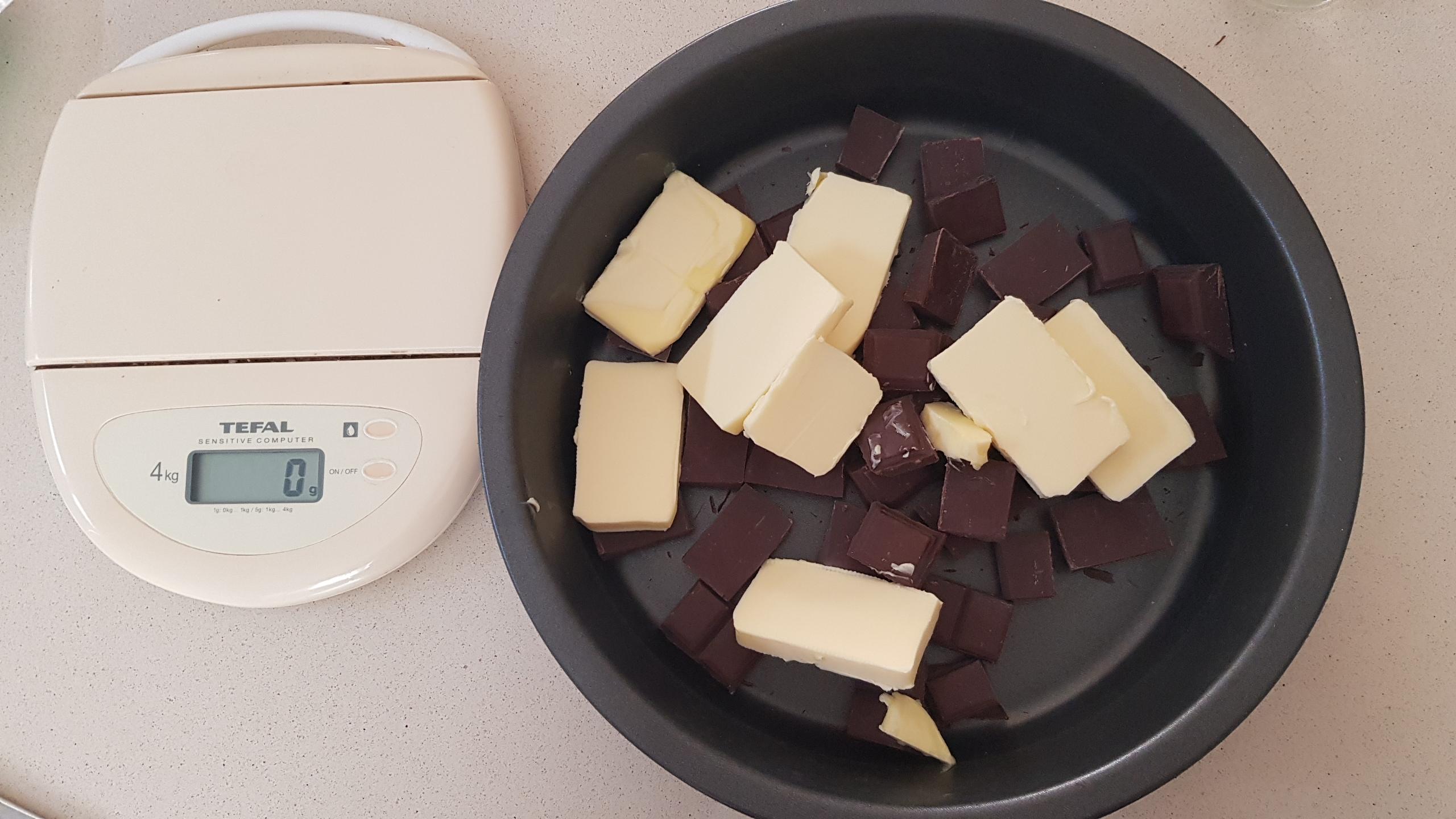 solar cooking chocolate cake (1).jpg