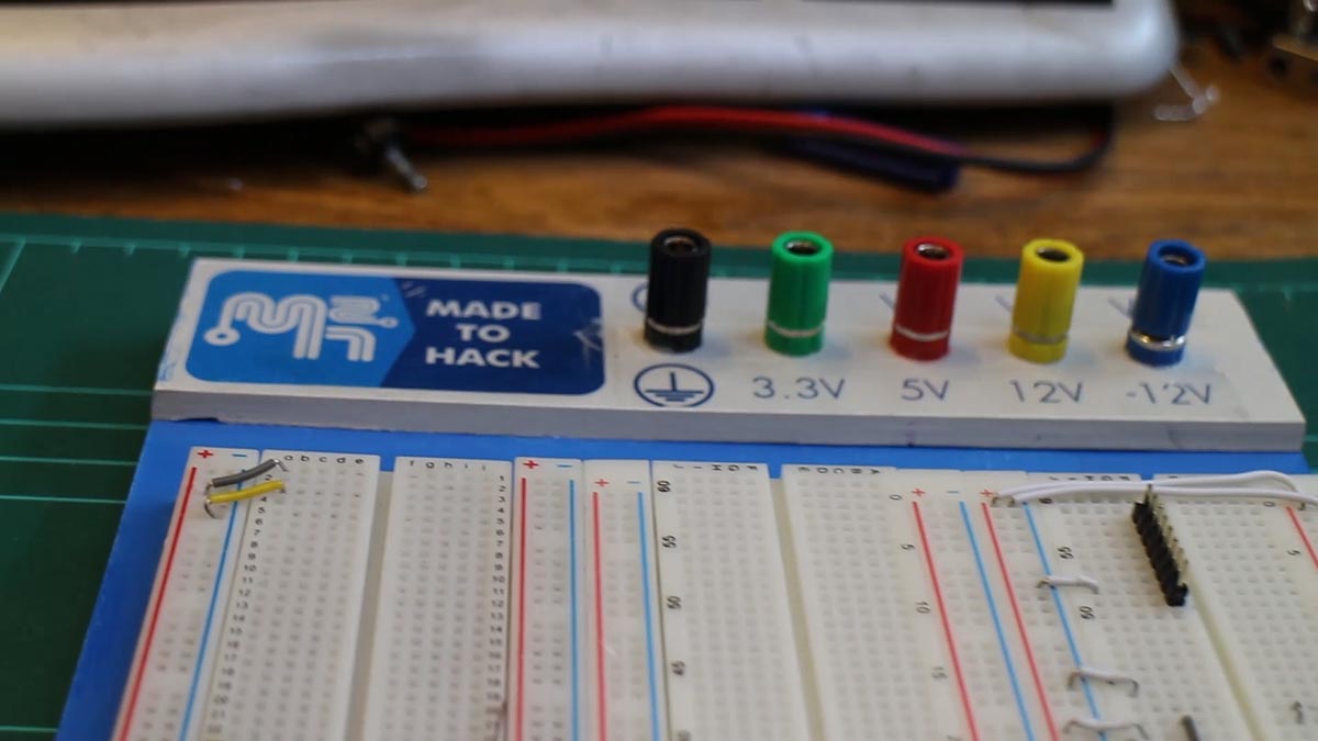 solderless-breadboard-01.jpg