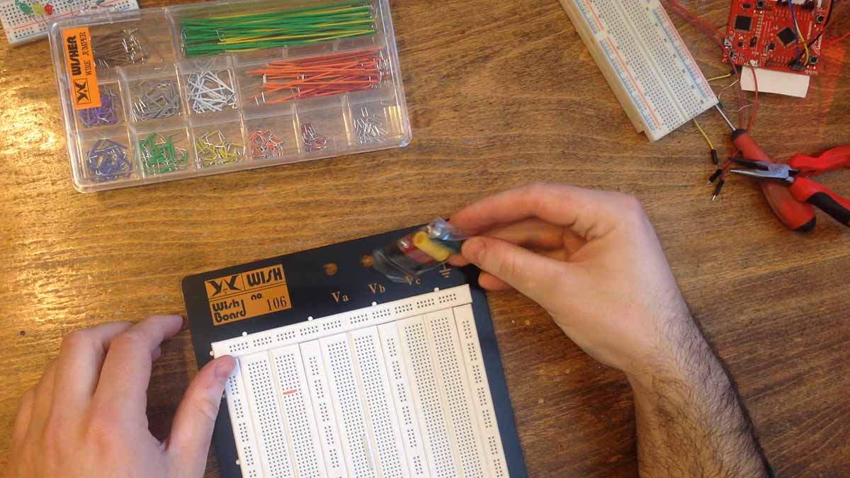 solderless-breadboard-03.jpg