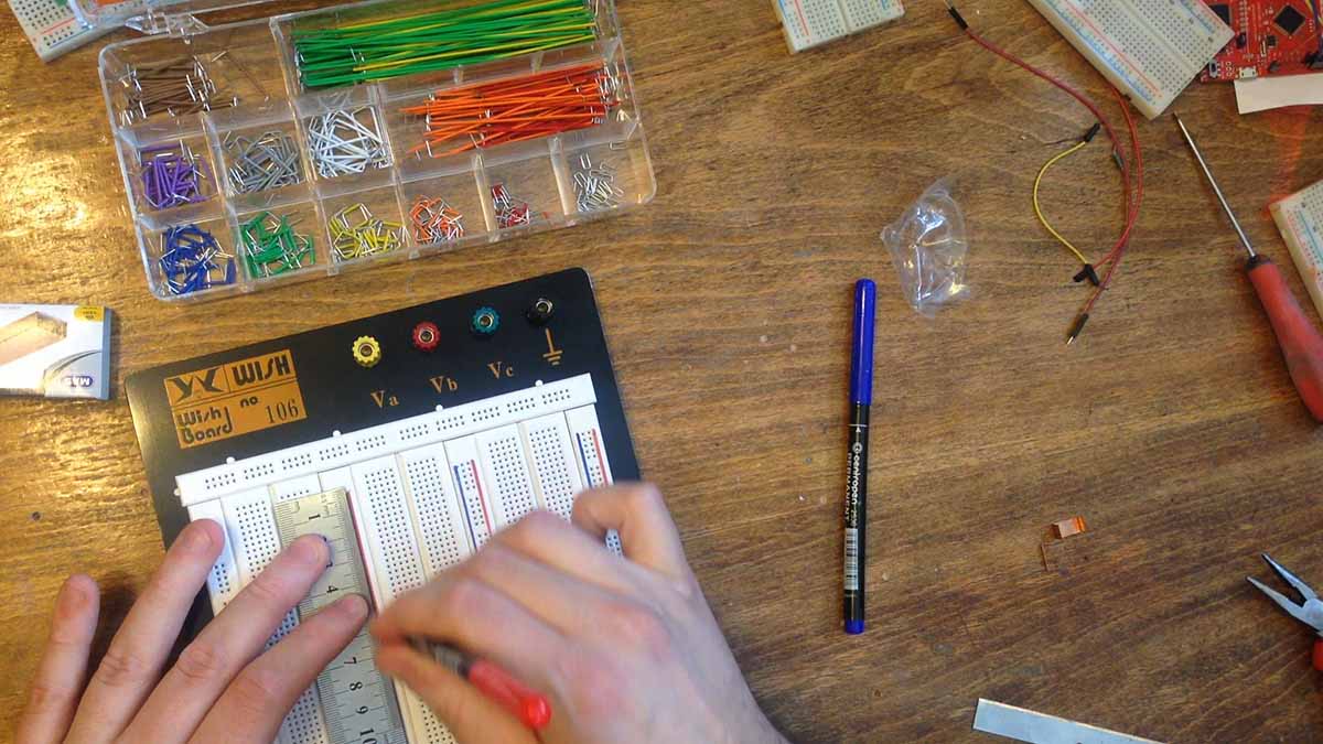 solderless-breadboard-04.jpg